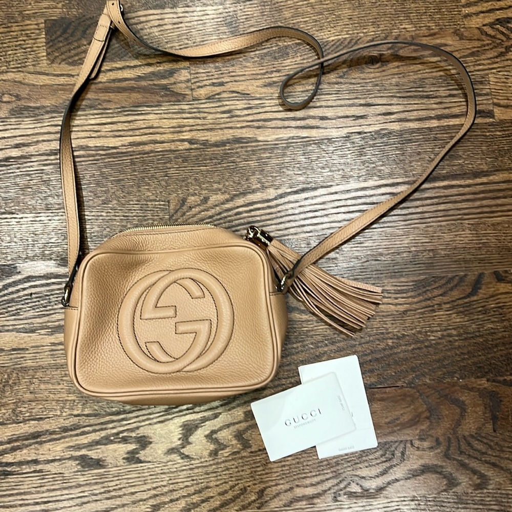 Pebbled Calfskin Small Soho Disco Bag Camelia